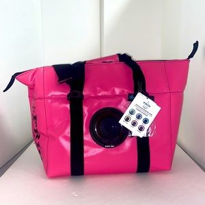 Frio 360 Cooler With A Speaker